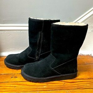 Women’s UGG Bailey black boots